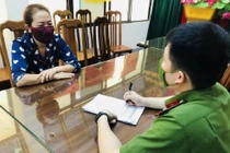 Đối tượng Nguyễn Thị Hương tại cơ quan công an (ảnh: Công an tỉnh Lạng Sơn).