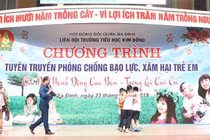 Hà Nội tuyên truyền phòng chống bạo lực, xâm hại trẻ em ở chào cờ đầu tuần