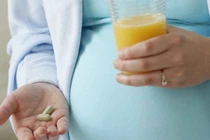 Mẹ dùng axit folic và đa sinh tố, con giảm nguy cơ tự kỷ