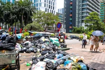 Hà Nội: Rác ngập đường phố vì Nhà máy đốt rác Thiên Ý chậm tiến độ