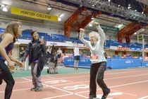 Cụ bà lập kỷ lục thi chạy năm 102 tuổi, bí quyết là gì?