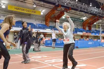 Cụ bà lập kỷ lục thi chạy năm 102 tuổi, bí quyết là gì?