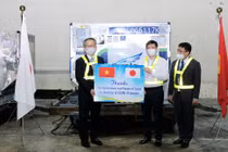 Gần 1 triệu liều vắc xin phòng COVID-19 của Chính phủ Nhật Bản trao tặng đã về đến Sân bay Quốc tế Nội Bài