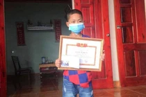 Khen thưởng học sinh lớp 3 nhanh trí cứu bạn đuối nước