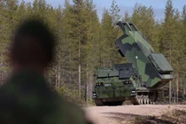 Can dự ngày càng sâu, Mỹ có thể đưa pháo phản lực – tên lửa M270 (MLRS) và M142 (HIMARS) tới Ukraine