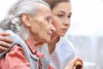 Xử lý buồn nôn, táo bón trong ung thư giai đoạn muộn