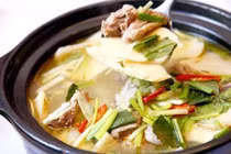 Cấp cứu vì ăn vịt nấu măng