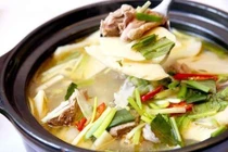 Cấp cứu vì ăn vịt nấu măng