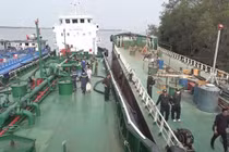 Hành trình triệt phá đường dây làm xăng giả