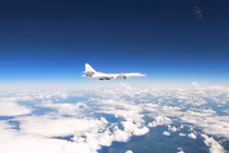 Tu-160M sẽ mang tên lửa không đối không phóng ngược bán cầu phía sau