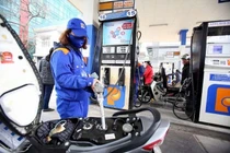 Ngày mai (11/1), Bộ Tài chính và Bộ Công Thương có thể sẽ điều chỉnh giá xăng dầu