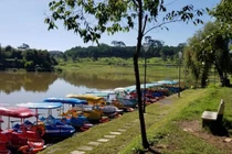 Hoạt động kinh doanh dịch vụ du lịch bằng xuồng máy trên mặt hồ Xuân Hương chưa được UBND tỉnh Lâm Đồng cấp phép.