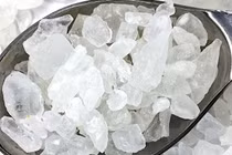 Đường phèn chữa được chứng nóng, nhưng lạm dụng lâu ngày sẽ có hại