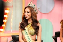 Thùy Tiên lo khàn tiếng vẫn rực rỡ cùng các hoa hậu đọ catwalk