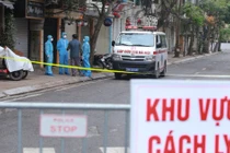 Chở khách đến phố Trúc Bạch, một tài xế Grab bị ho sốt, đau tức ngực