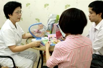 Khám sức khỏe trước khi kết hôn: Việc làm văn minh tránh sinh con dị tật.