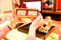 Giá vàng tuột dốc sau ngày vía thần Tài