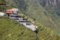 Tiếp tục yêu cầu xử lý công trình xây dựng trái phép trên đèo Mã Pì Lèng