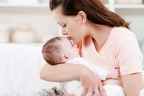 Có kháng thể COVID-19 trong sữa của những bà mẹ được tiêm chủng