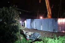 Tài xế trong vụ án lật xe container bị khởi tố