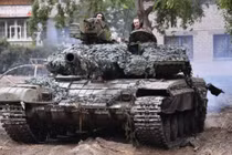 Xe tăng dân quân Donbass. Ảnh minh họa RT