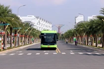 Xe buýt điện VinBus từ Vinhomes Grand Park sẽ giúp sinh viên tiết kiệm thời gian và chi phí di chuyển đến trường.