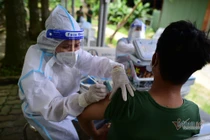Đội tiêm vắc xin Covid-19 lưu động đầu tiên tại TP.HCM