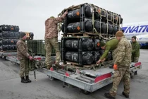 Mỹ viện trợ quân sự cho Ukraine