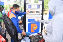 Giá xăng tiếp tục tăng mạnh vào ngày mai?