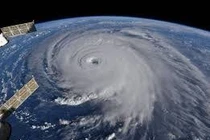 Ảnh vệ tinh chụp bão 10 phút/lần