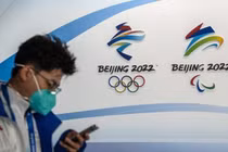 FBI kêu gọi vận động viên để điện thoại ở nhà khi dự Olympic Bắc Kinh