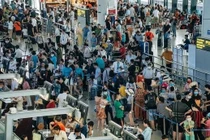 Sân bay Nội Bài quá tải công suất do sản lượng khách tăng mạnh