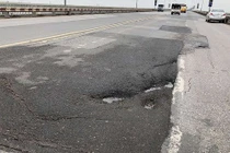  Sửa mặt cầu Thăng Long không cần công nghệ mới