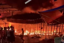 120 gian hàng ở Bắc Ninh bị thiêu rụi trong đêm