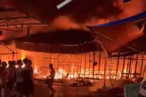 120 gian hàng ở Bắc Ninh bị thiêu rụi trong đêm