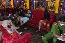 Công an TP Mỹ Tho tiến hành lập biên bản hiện trường vụ việc.