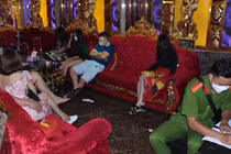 Công an TP Mỹ Tho tiến hành lập biên bản hiện trường vụ việc.