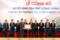 Công bố Quyết định thành lập Trường Đại học Y Dược (Đại học Quốc gia Hà Nội)