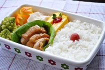 Đồ ăn dễ sinh độc tố trong hộp cơm văn phòng