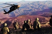 Lực lượng dân quân người Kurd phóng tên lửa vào căn cứ quân đội Thổ Nhĩ Kỳ