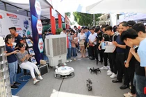 Năm nay tiếp tục đánh dấu sự lên ngôi của các ngành công nghệ thông tin, khoa học máy tính, kinh tế. Ảnh: TTXVN.