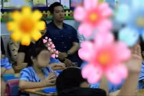 Bố đẻ bé 8 tuổi từng đi dự giờ lớp học của con, thêm xót xa cảnh bé bị bạo hành đến chết