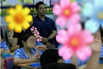 Bố đẻ bé 8 tuổi từng đi dự giờ lớp học của con, thêm xót xa cảnh bé bị bạo hành đến chết