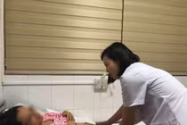 Mổ trong buồng ối chữa bệnh cho thai nhi 