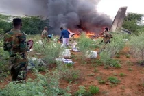 Máy bay chở trang thiết bị y tế chống Covid-19 bị bắn rơi