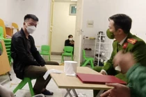 Hà Nội: Ở nhà 1 mình bị “cướp” xông vào tận căn hộ trói chân tay, cướp 3 điện thoại.