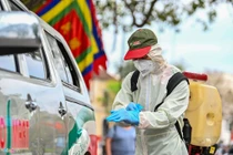 Phân luồng người nhập cảnh ngay khi xuống máy bay