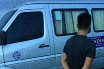 Trên tay tài xế chết trên xe đưa đón học sinh có kim tiêm dính máu