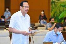 Bộ trưởng Bộ Lao động - Thương binh và Xã hội Đào Ngọc Dung trình đề xuất chính sách trước UB Thường vụ Quốc hội (Ảnh: Quốc Chính).