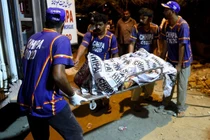 Nhân chứng kể lại cảnh tượng phát hiện người mắc kẹt ở cửa máy bay rơi